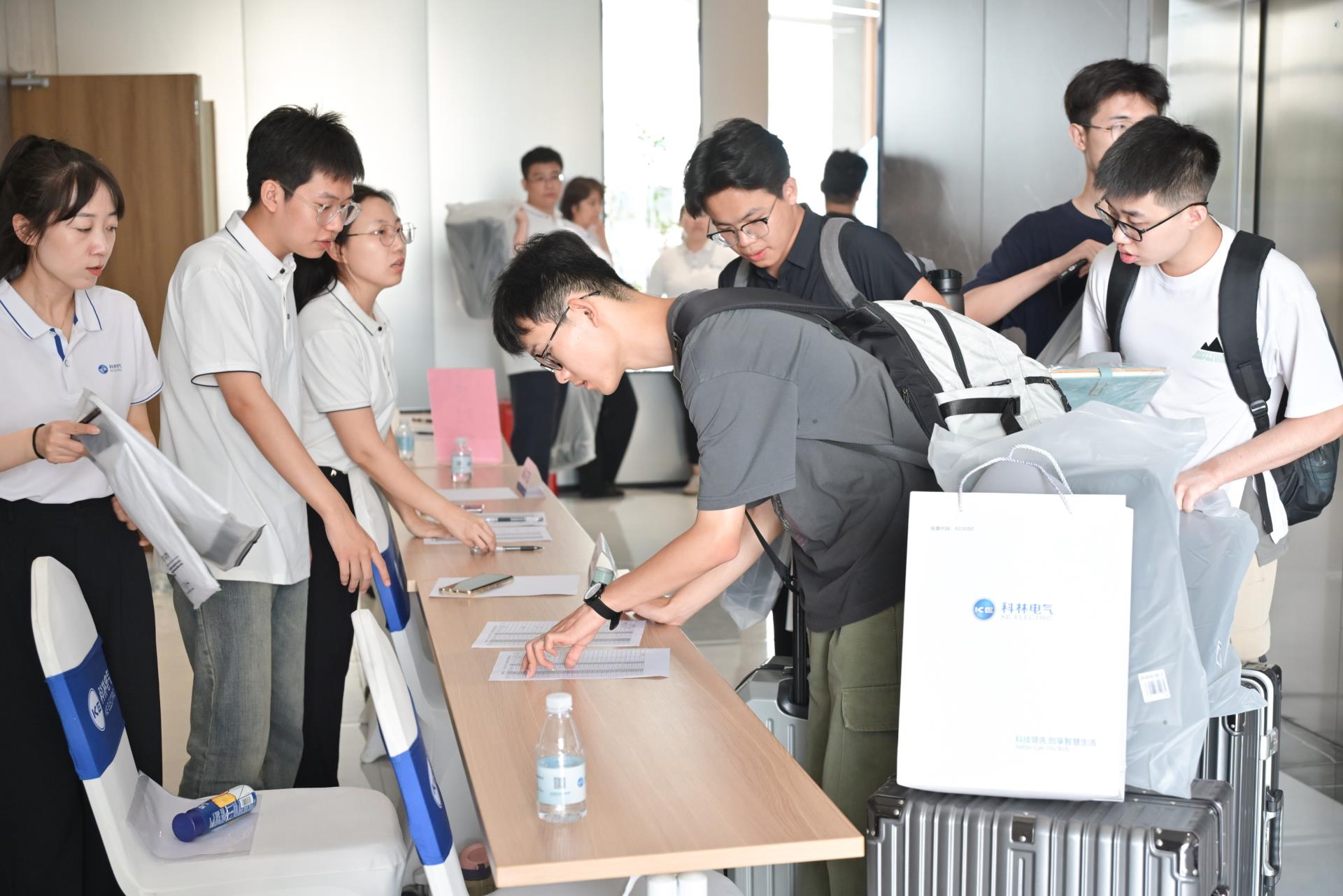 mg冰球突破·豪华版(试玩)官网首页